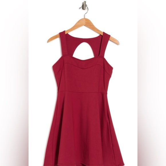 Vanity Room Herringbone Cut Out Back Red Mini Dress Size Small (2-4) NWT - Picture 3 of 10